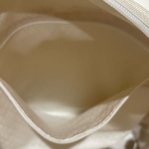 Vintage White Gucci Nylon Tote with Cloth Handles by Tom Ford - Picture 9 of 14